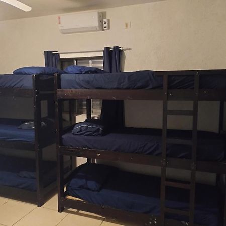Oasis Hostel E Pousada Итаньяэн Экстерьер фото